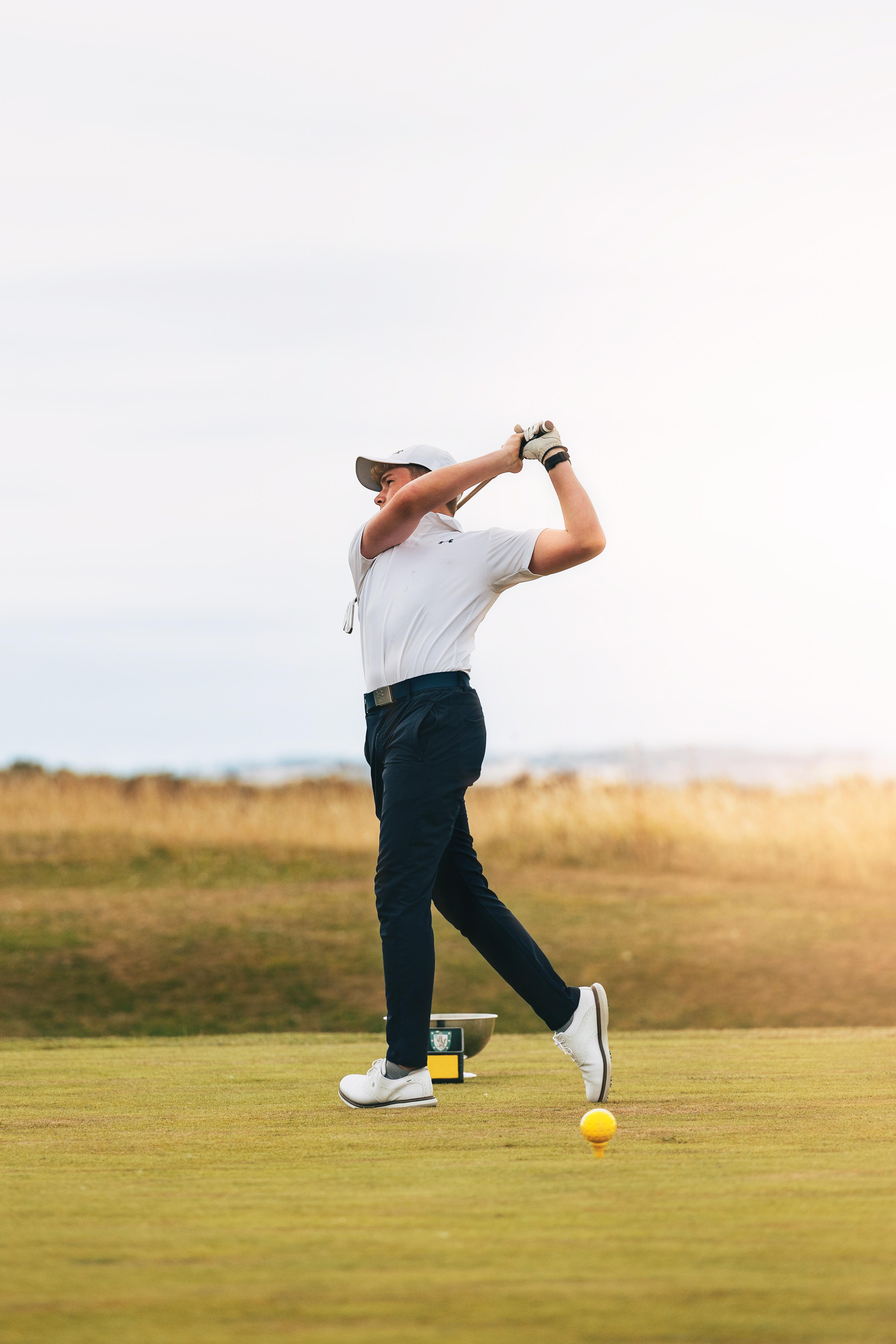 ホテル Dornoch Station エクステリア 写真 Golf player